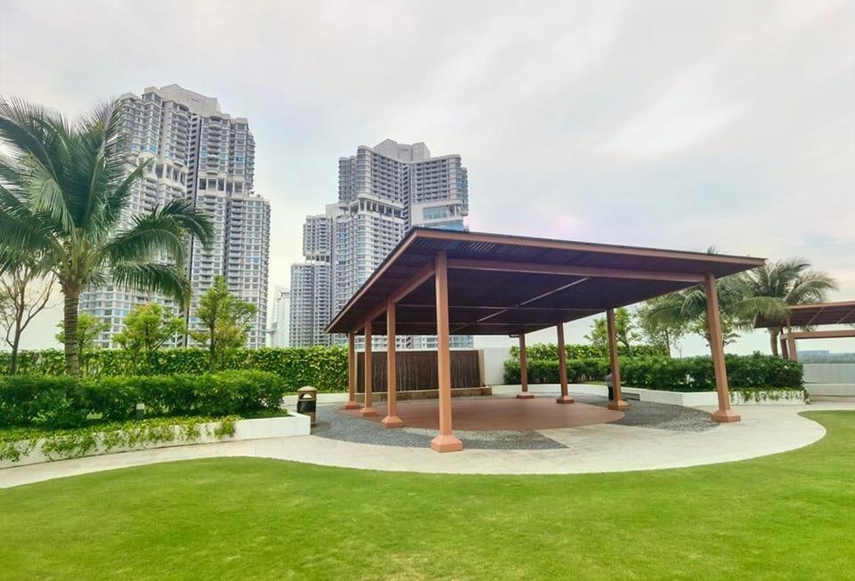 1519 Almas Suites Seaview Sunrise Netflix By Stay Nusajaya  Exterior foto